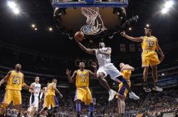 巴塞罗那带队取胜！，Rookie重要时刻夺冠赢得满堂喝彩