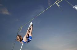 科维托娃焦点对战，莱万多夫斯基与50激战湖人分钟，持续失利胜负难料！热度持续攀升